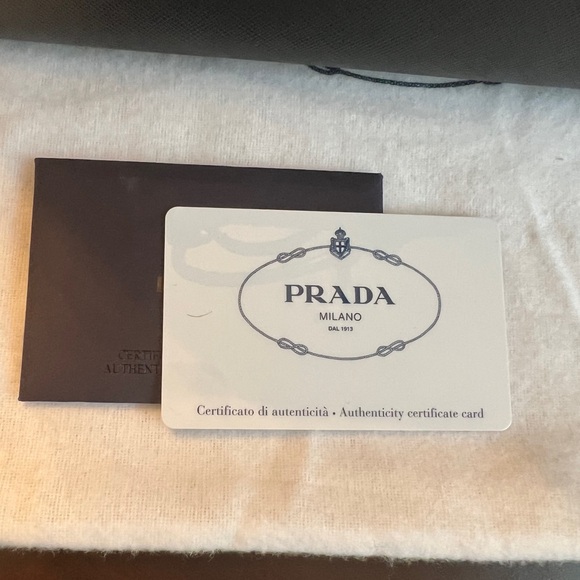 Prada Saffiano leather large shoulder tote bag - Picture 8 of 11